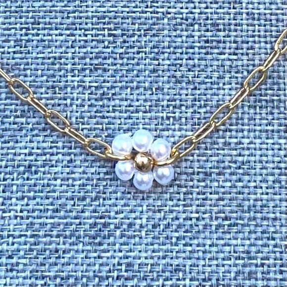 Two Urban Outfitters (OU) Gold Butterfly/White Pearl Flower Layer Necklaces NWT - Picture 5 of 9